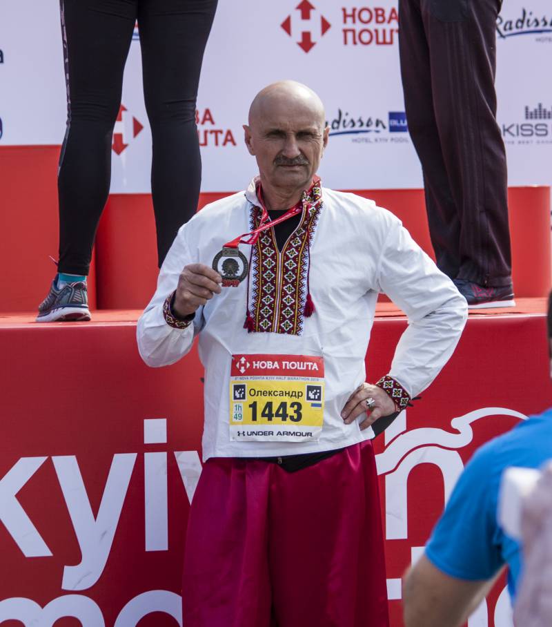 Записки Колорадского Таракана. Армия украинских буратин ушла за туями Записки Колорадского Таракана. Армия украинских буратин ушла за туями украина