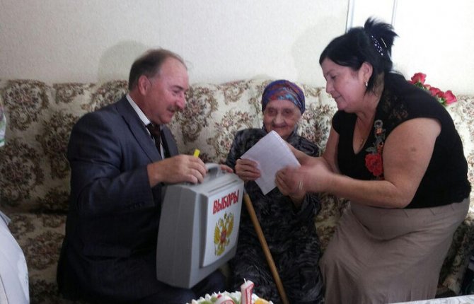 100-летняя избирательница из Нальчика получила в свой юбилей неожиданную телеграмму от Путина