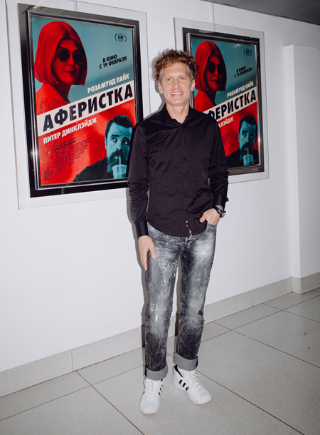 Дмитрий Хрусталев с женой, Виктория Дайнеко и другие гости премьеры фильма "Аферистка" Дмитрий Хрусталев с женой, Виктория Дайнеко и другие гости премьеры фильма "Аферистка" Звезды,Красная дорожка