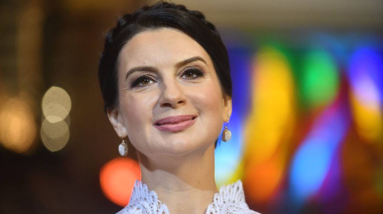 Телеведущая Стриженова надела платье и брюки по советам Хромченко