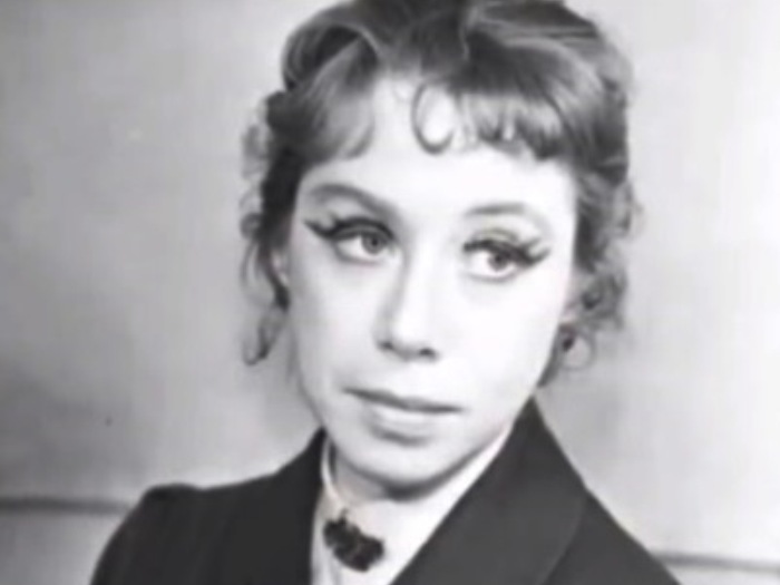 Чтобы помнили... позднее счастье Евгении Ханаевой: чем пожертвовала ради успеха звезда фильма "По семейным обстоятельствам" Чтобы помнили... позднее счастье Евгении Ханаевой: чем пожертвовала ради успеха звезда фильма "По семейным обстоятельствам" Евгения Ханаева,жизнь,истории,кино и тв