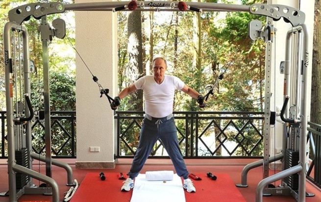 Путин и Зеленский в спортзалах !