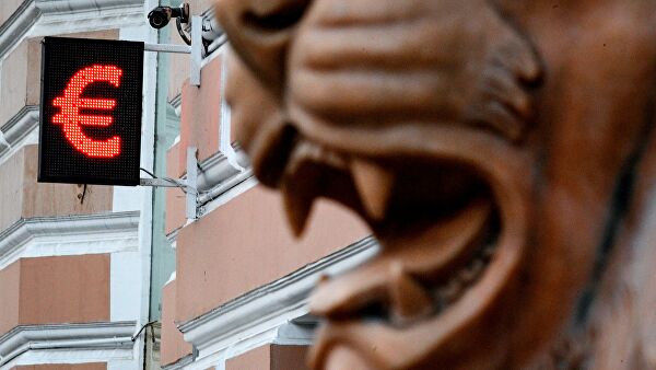 Официальный курс евро на среду вырос на 12 копеек