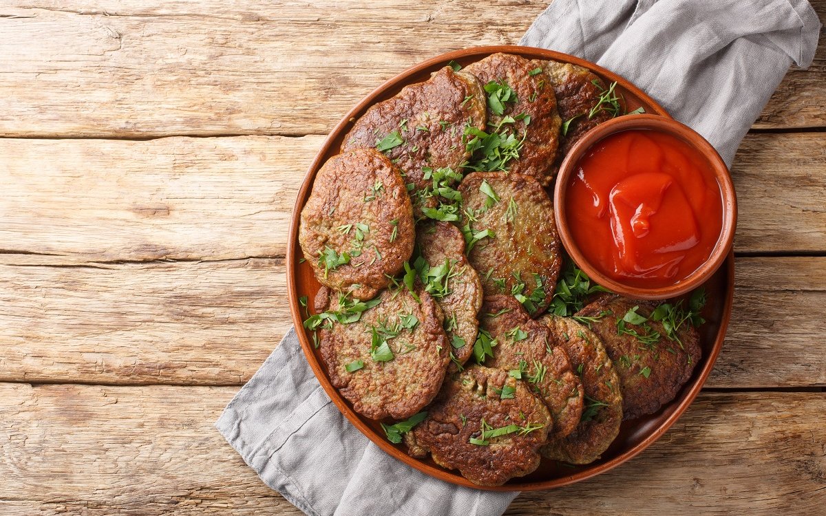: Печеночные котлеты из куриной печени рецепт с фото пошагово как приготовить на сковороде