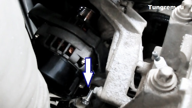 Нижний болт генератора Лада Калина