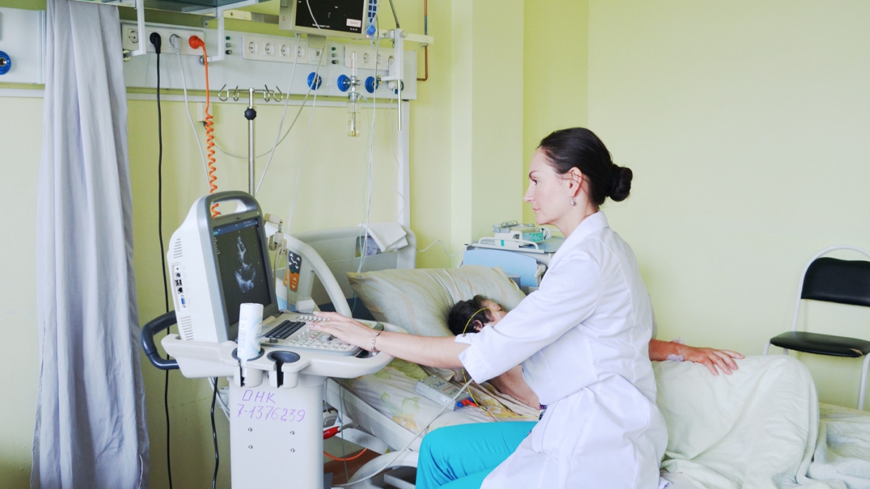 Профессия врача названа самой уважаемой в России