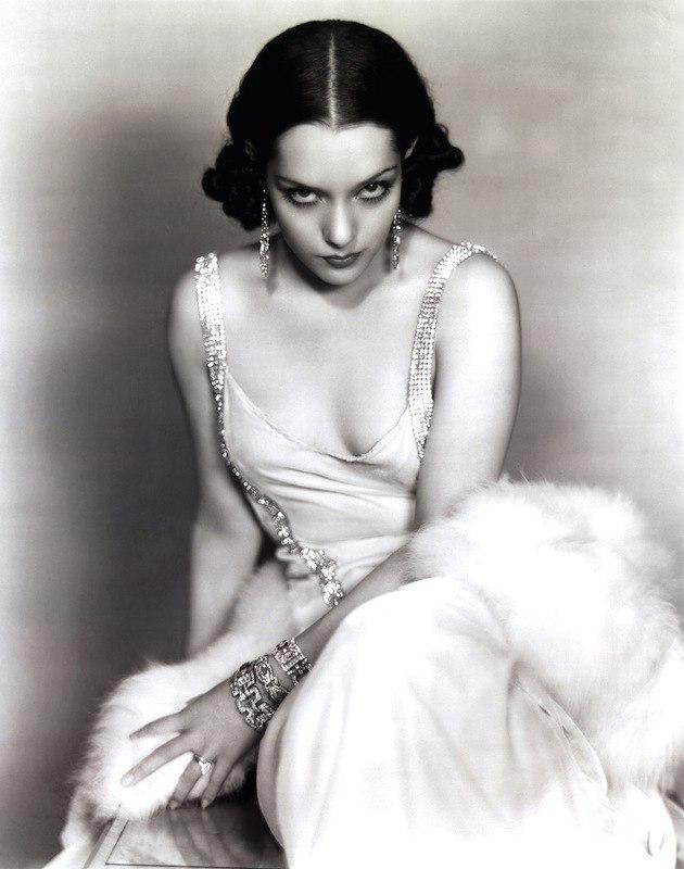 Она хотела уйти из жизни красиво - и умерла с головой в унитазе