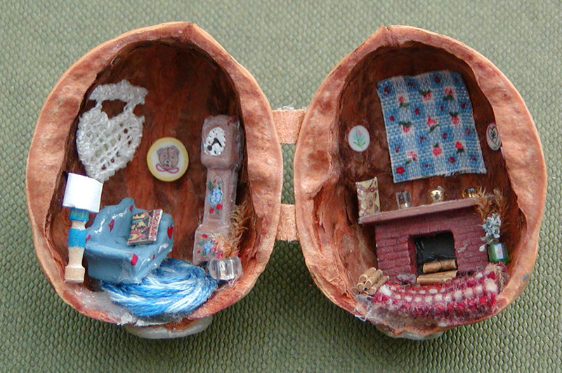 Микромир в грецких орехах: удивительные миниатюрные работы миниатюры, домики, такой, внутри, автора, кажется, домиков, просто, миниатюра, микро, несколько, орешки, орехах, когда, вынимаются, нашла, только, орешков, других, грецких