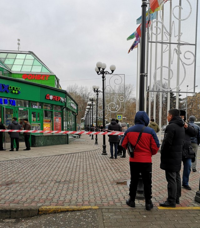 Эвакуация москвы в город. Минирование ТЦ Лоцман Симферополь. Неизвестные 