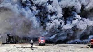 Под Одессой потушили крупномасштабный пожар на складе