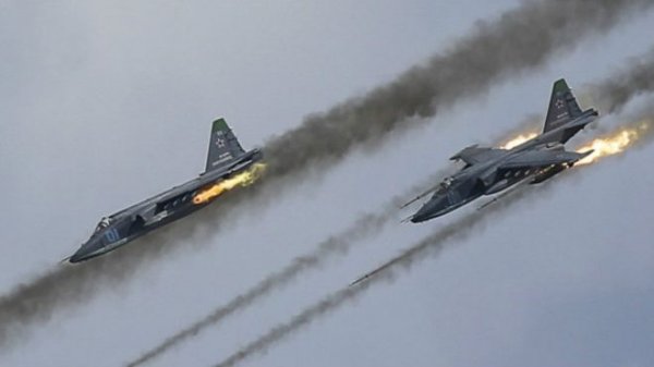 ВКС России уничтожили огромную колонну ИГИЛ в Сирии — впечатляющие кадры