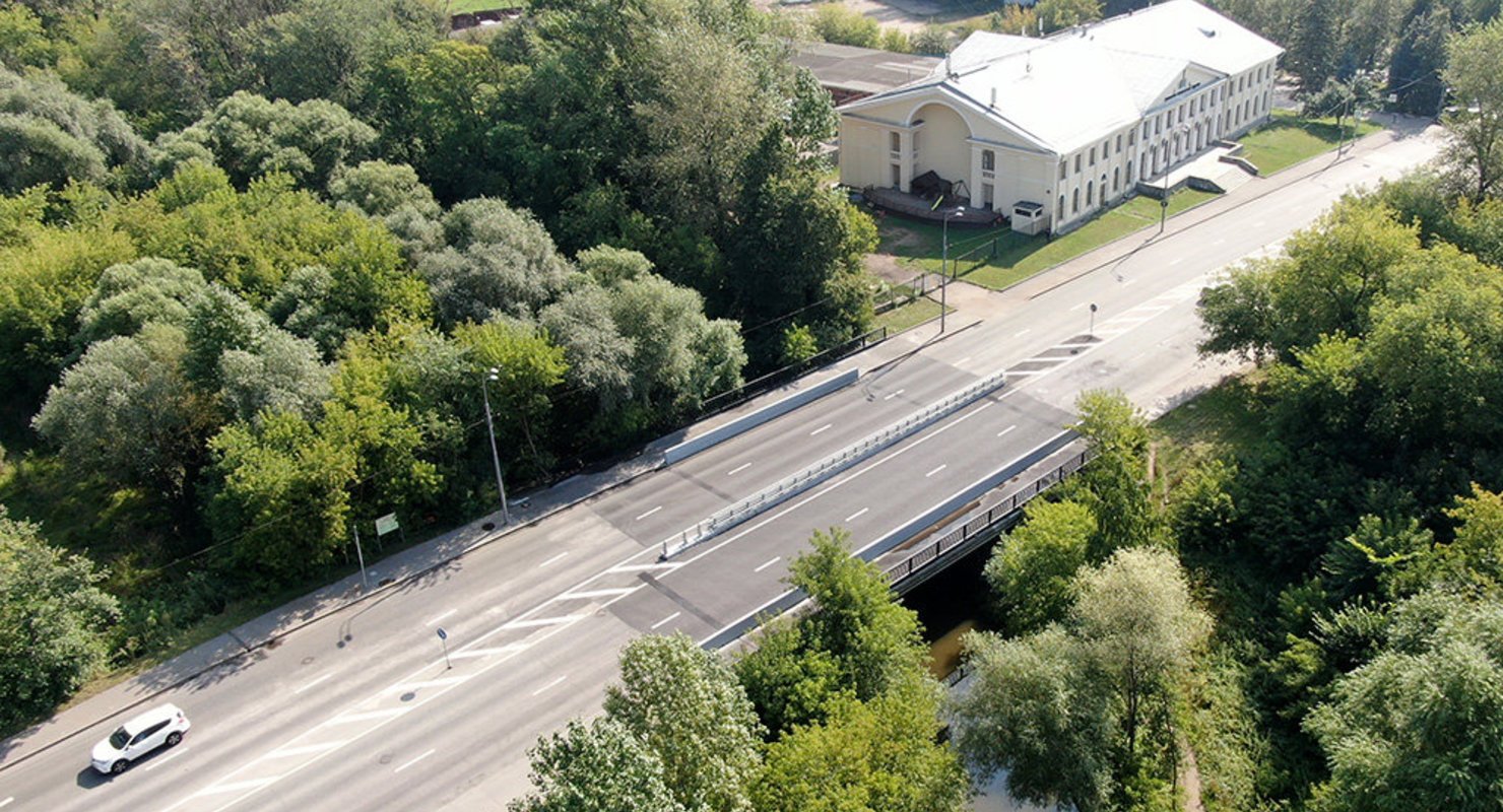 На мосту в Южном Тушино возобновлено движение автомобилей Автомобили