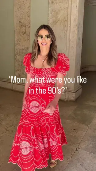 Звезды 90-х: Лохан, Альба и Хёрли показали, как выглядели в молодости