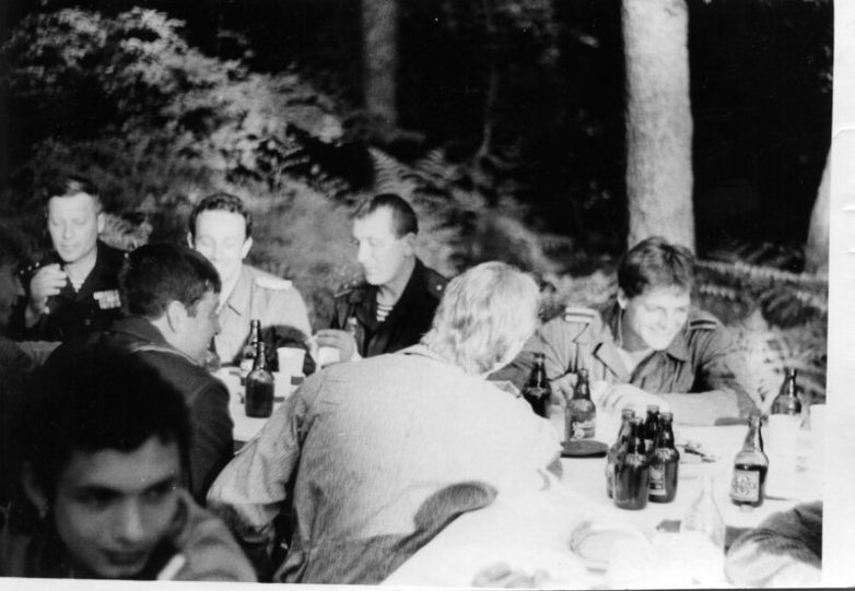 Душевные фотографии советских застолий Душевные фотографии советских застолий
