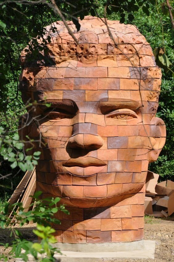 Вы мне, конечно же, не поверите, но это всё - обычные кирпичи Вы мне, конечно же, не поверите, но это всё - обычные кирпичи