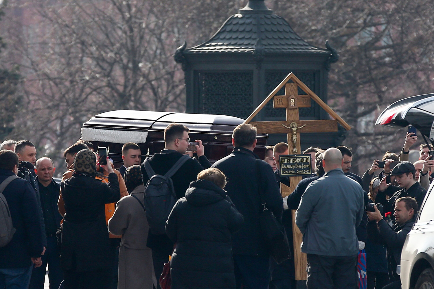 Фото навального в гробу крупно. Отпевание Владимира Жириновского. Похороны Владимира Вольфовича.