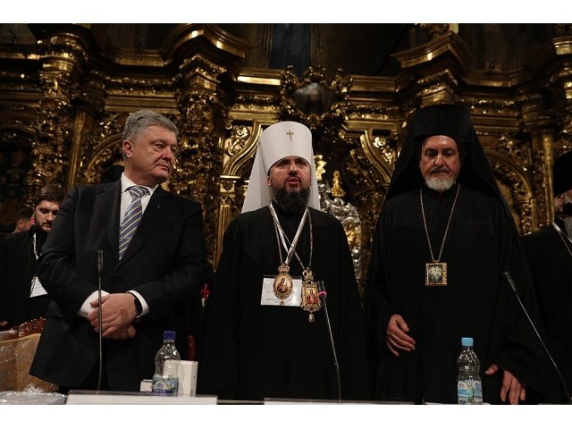 Трагедия и фарс восточного православия: украинская сцена украина