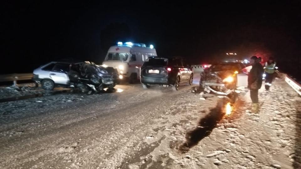 Кадры с места ДТП в Томской области с тремя погибшими