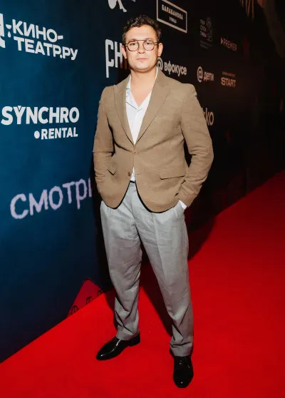 Светлана Иванова и Джаник Файзиев, Саша Бортич и Владимир Машков посетили премьеру сериала 