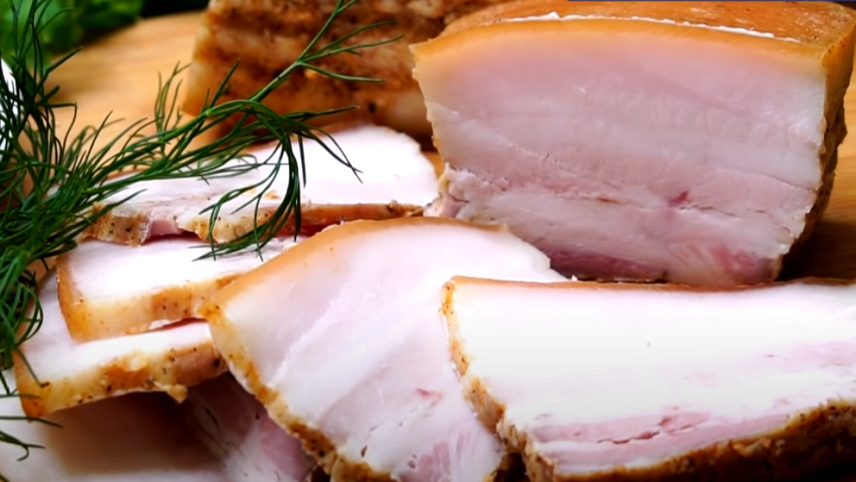 Диетолог Гончарова объяснила пользу сала в процессе омоложения организма