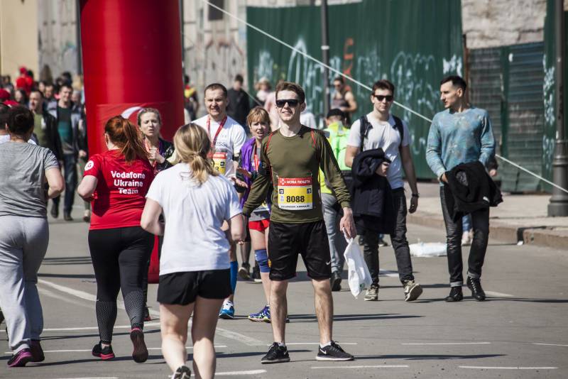 Записки Колорадского Таракана. Армия украинских буратин ушла за туями Записки Колорадского Таракана. Армия украинских буратин ушла за туями украина