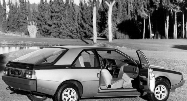 Renault Fuego — первопроходец, который первым примерил на себя современные опции Автомобили