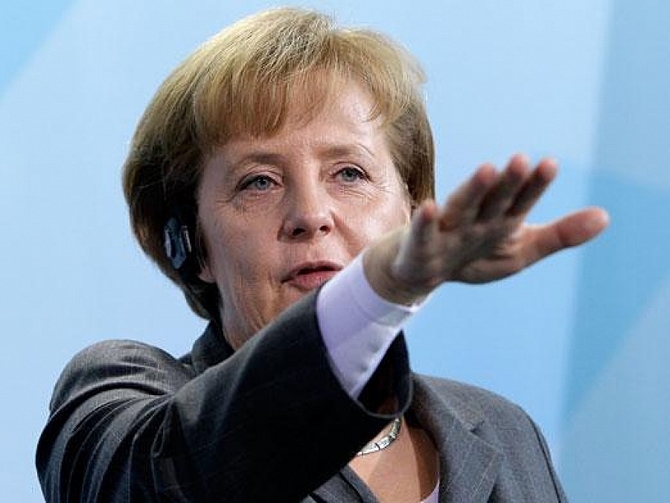 Немецкое DWN: Фракции Меркель не хватает жесткости в отношении России
