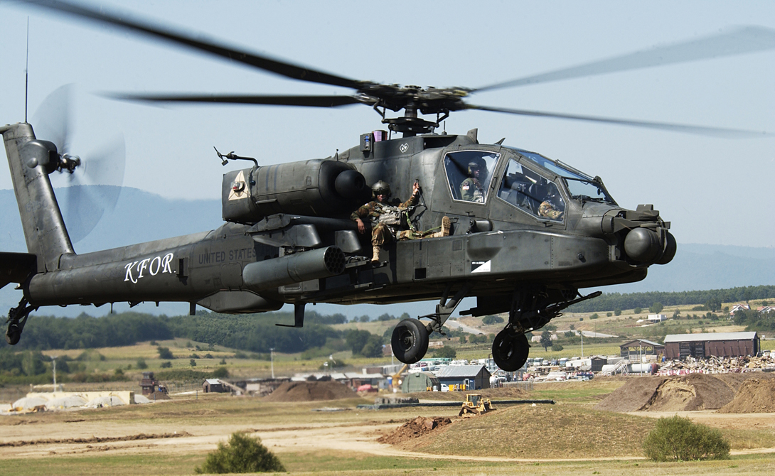 AH-64 Apache
С середины 1980 годов «Апач» остается основным ударным вертолетом Армии США. Сейчас он также является самым распространенным боевым вертолетом в мире, что объясняется высокой боевой мощью, маневренностью и сравнительно низкой стоимостью машины.