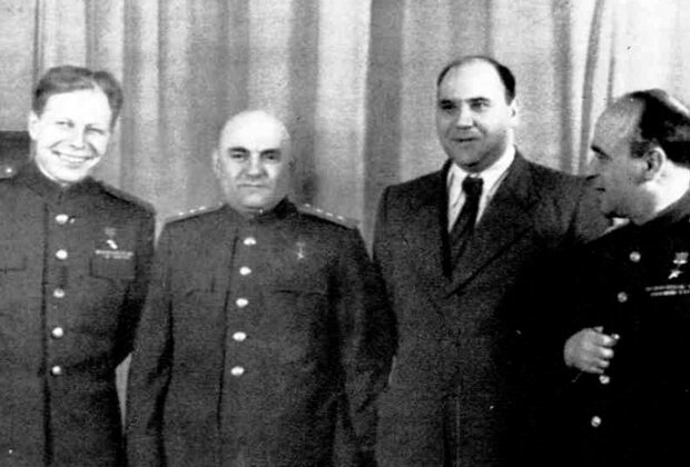 Дважды лжегерой Советского Союза Вайсман, Мур, аферист, преступление
