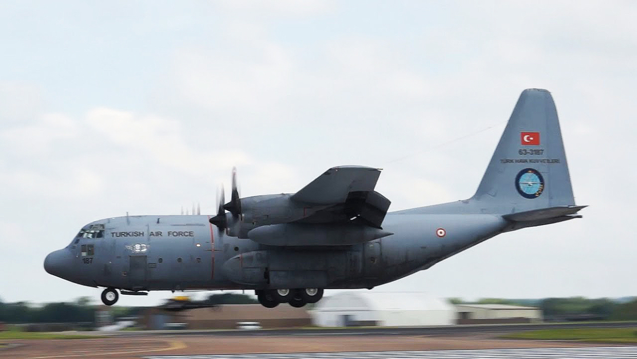 Турецкий грузовой самолет доставил оружие на ливийскую авиабазу Аль-Ватыя