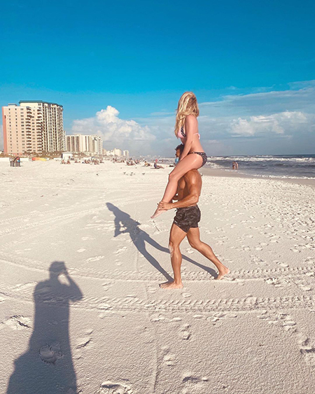 Звездный Instagram: кто-то радуется листопаду, а кто-то загорает на пляже Хроника