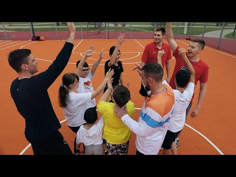 Игроки ЦСКА провели тренировку для особенных детей