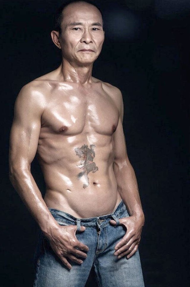 Как китаец изменил свое тело в 61 год