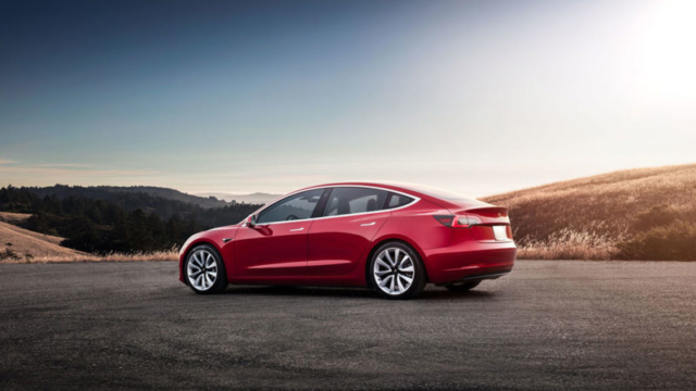 Tesla выпустила долгожданную Model 3 Standard Tesla выпустила долгожданную Model 3 Standard Model 3 Standard