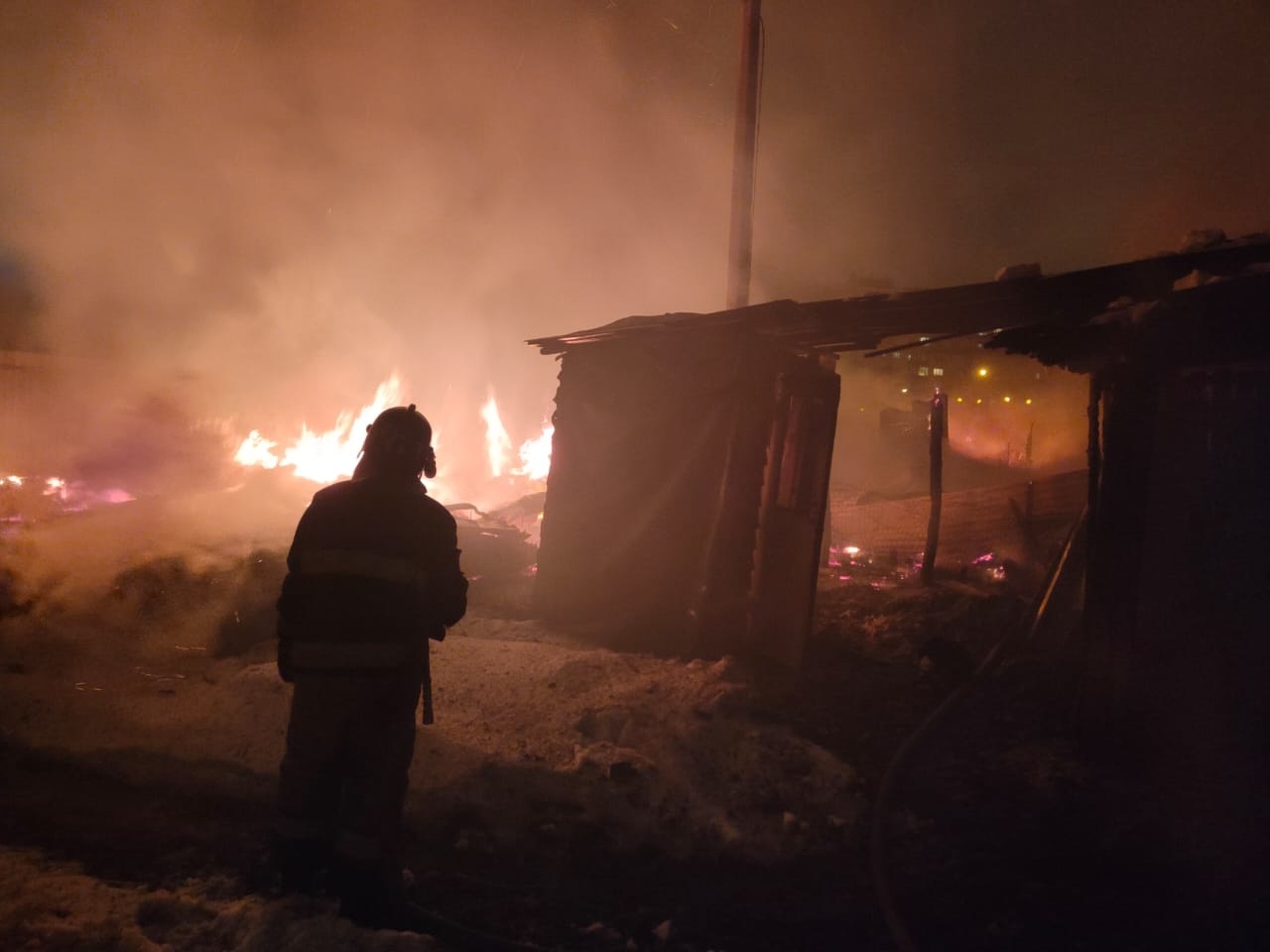 Двое подростков сгорели заживо в частном доме в посёлке Агрогородок