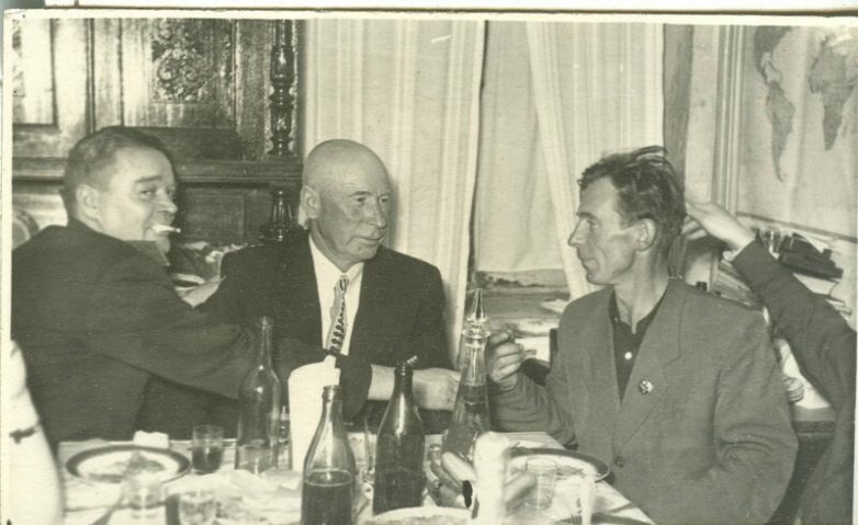 Душевные фотографии советских застолий Душевные фотографии советских застолий