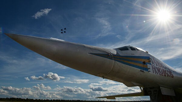 Старый «лебедь» с новыми перьями. На что теперь способен обновленный ракетоносец Ту-160М авиация,оружие,Россия,ТУ-160М