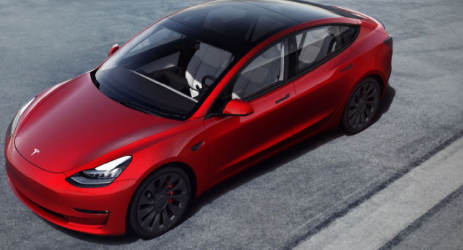 Электрокары впервые стали популярнее обычных автомобилей в Норвегии