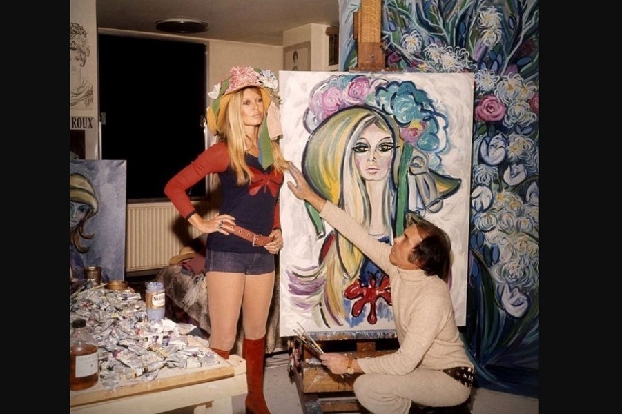 Классические красавицы, позирующие художникам Классические красавицы, позирующие художникам