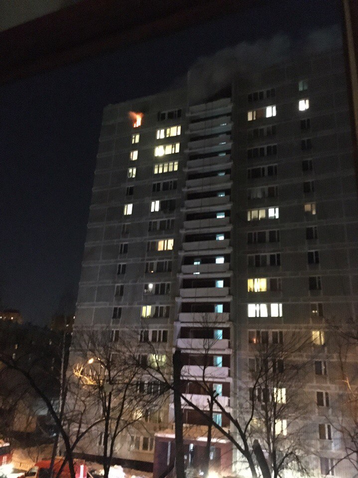 Московские пожарные спасли троих детей из огня и погибли Московские пожарные спасли троих детей из огня и погибли