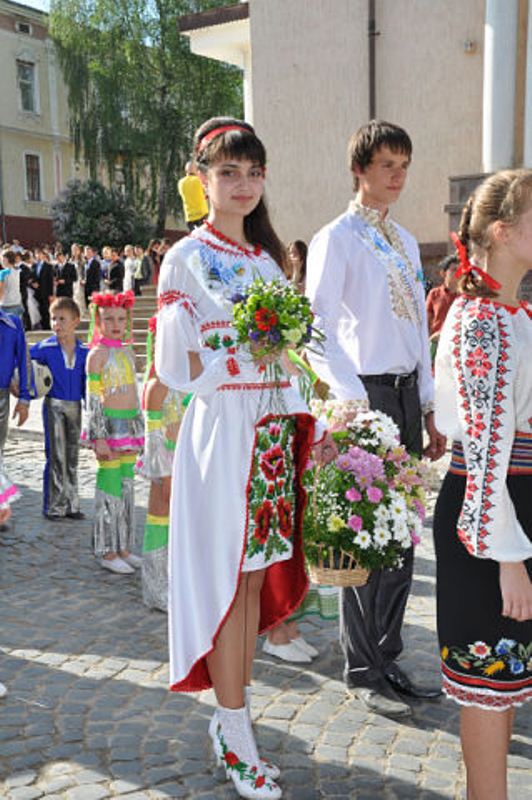 Оригинальное платье на выпускной (10 фото)