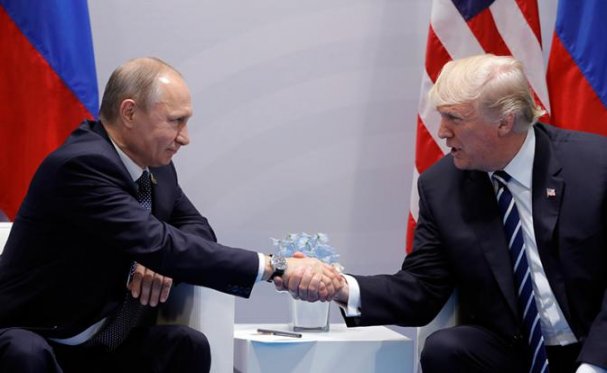 Трамп и Путин: Рукопожатие, заставившее вздрогнуть Порошенко