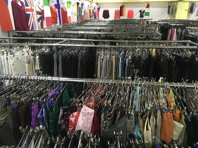 Россия переоделась в обноски из Латвии Россия переоделась в обноски из Латвии кизис,общество,россияне,секонд-хенды