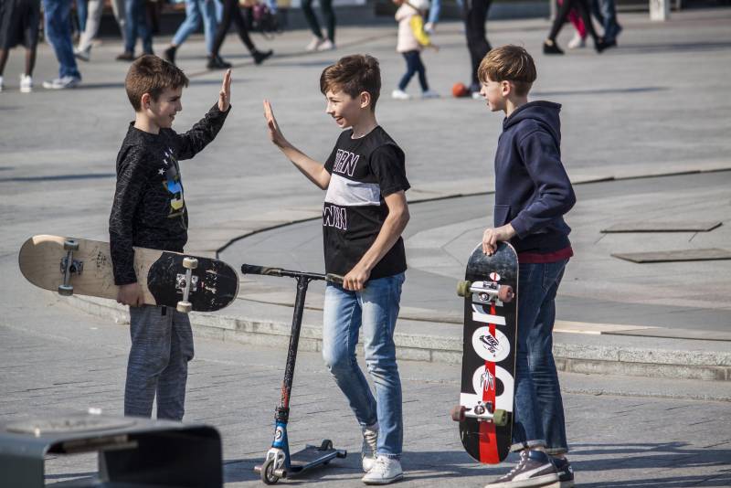 Записки Колорадского Таракана. Армия украинских буратин ушла за туями Записки Колорадского Таракана. Армия украинских буратин ушла за туями украина