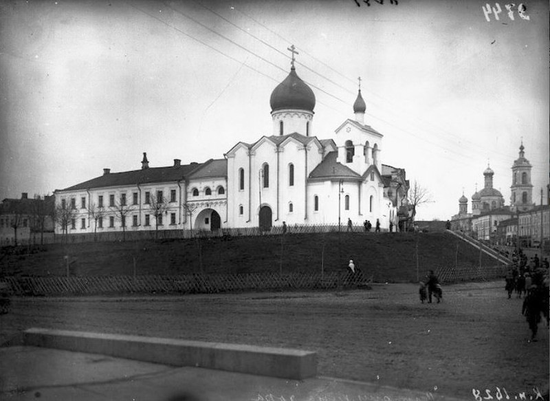 Удивительные выкрутасы в поисках виновных в революции Удивительные выкрутасы в поисках виновных в революции