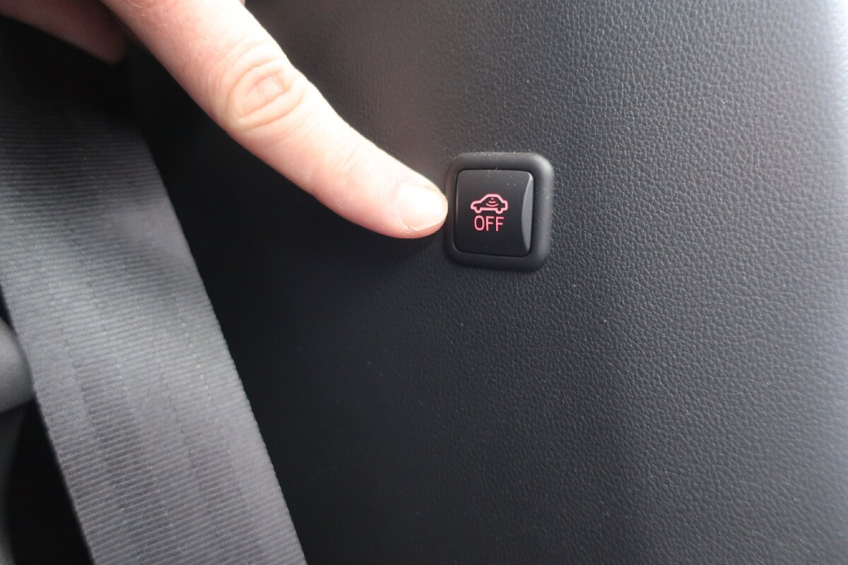 Для чего на автомобилях VAG кнопка "OFF" и в каких случаях её нужно обязательно нажимать авто,авто и мото,автосалон,водителю на заметку,машины,советы
