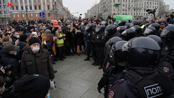 Навальный протест в России: что он несет нам