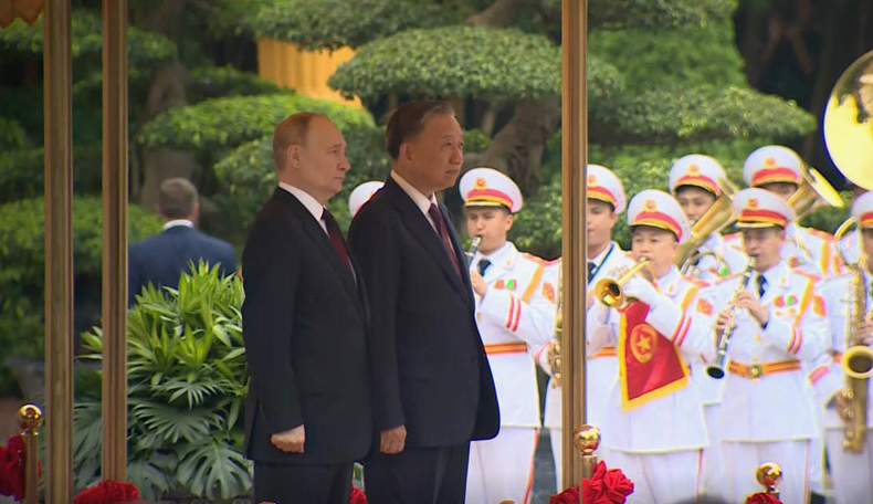 Церемония официальной встречи Владимира Путина во Вьетнаме