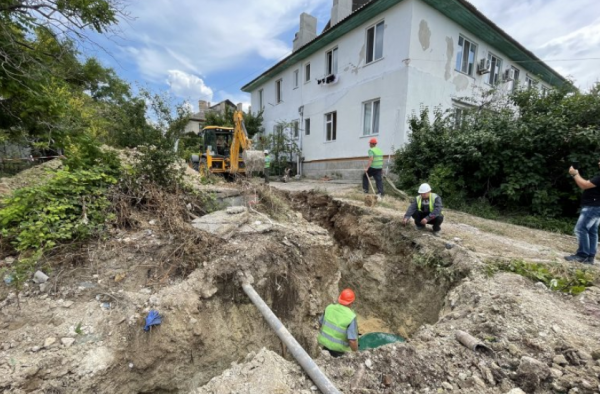 В Севастополе ведется замена канализационных сетей
