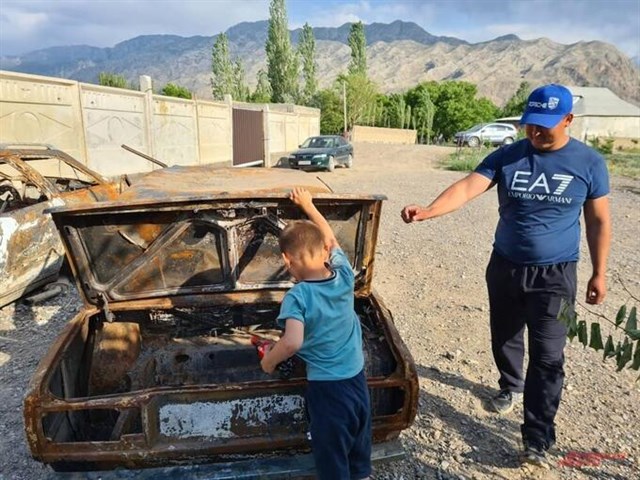 «Ждите 3 миллиона беженцев». Чем грозит России война киргизов и таджиков? «Ждите 3 миллиона беженцев». Чем грозит России война киргизов и таджиков? геополитика